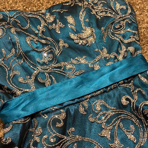 🦋🦋🦋🦋Masquerade Turquoise and Silver Formal Flounce Dress🦋🦋🦋🦋 - Picture 3 of 9
